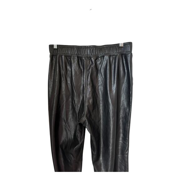 STEVE MADDEN RUN THE WORLD JOGGERS IN BLACK faux leather size large - Picture 10 of 12